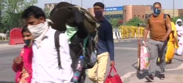 Migrant workers return to Delhi