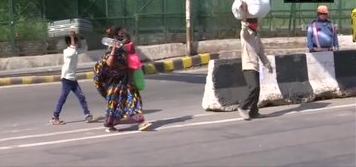 Migrant workers return to Delhi