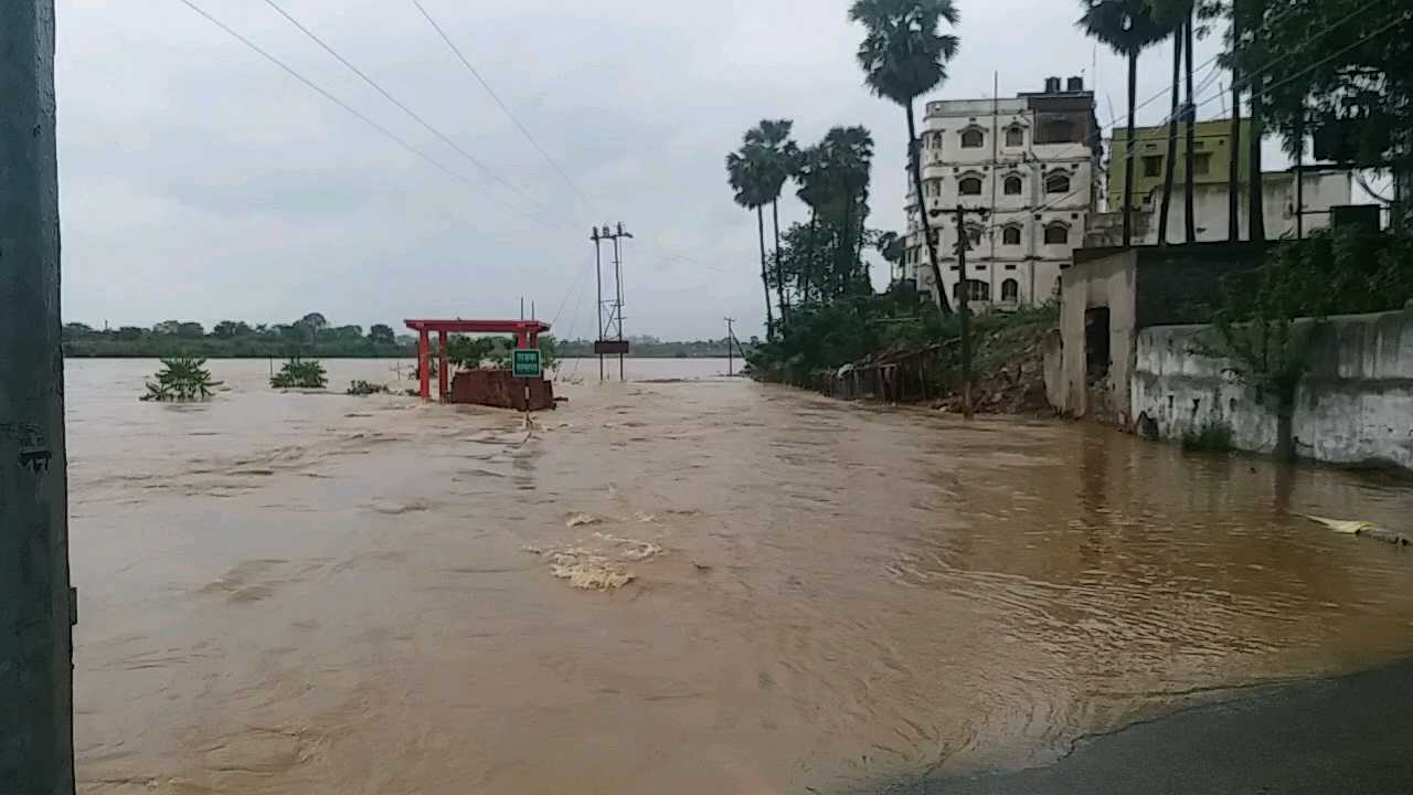 floods-in-many-areas-of-jamshedpur-due-to-cyclone-yaas