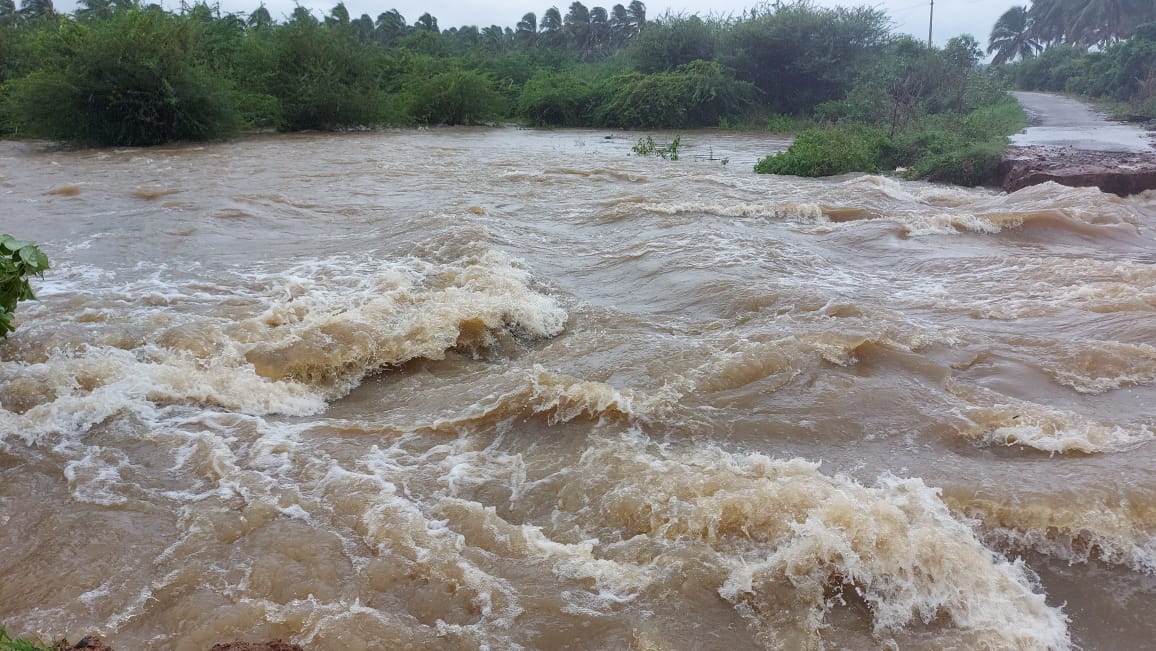 இருளில் மூழ்கியுள்ளன