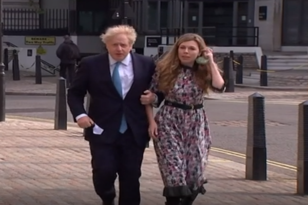 BorisJohnson, Secret Ceremony, Fiancee, Carrie Symonds, பிரிட்டன், பிரதமர், போரிஸ் ஜான்சன், ரகசிய திருமணம்