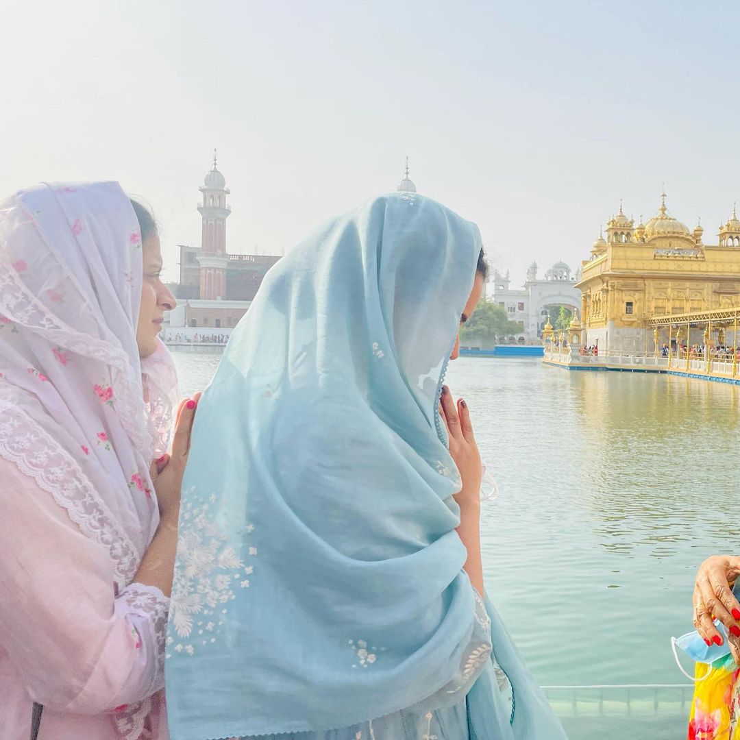 Actress Kangana Ranaut visits Amritsar Golden temple