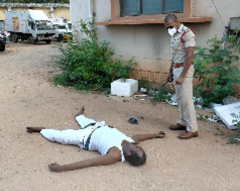 three commit suicide at ananthapur