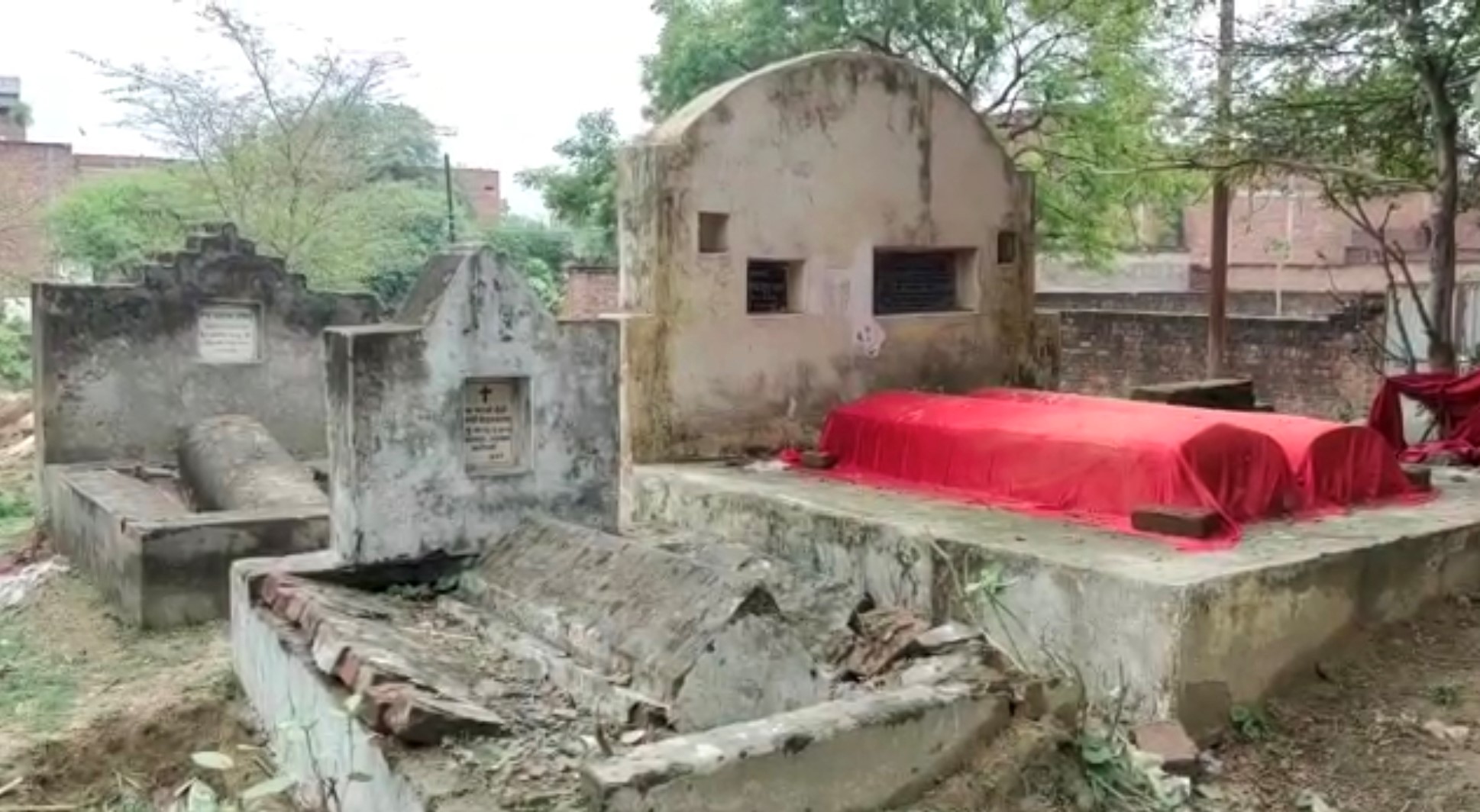 Varanasi  varanasi news  varanasi latest news  kotava hindu Cemetery  story of kotava hindu Cemetery  वाराणसी न्यूज  हिंदू कब्रिस्तान  कोटवा हिंदू कब्रिस्तान  वाराणसी खबर