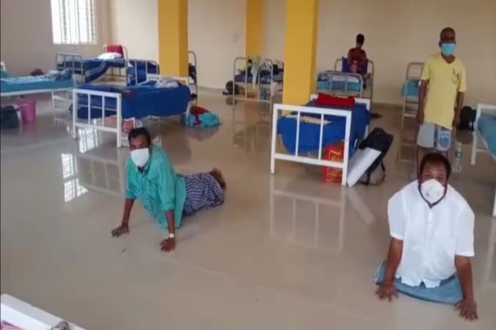 A corona Patient teaches the Yoga in Hospital for Others to Get Relaxation From COVID in bellari, karnataka