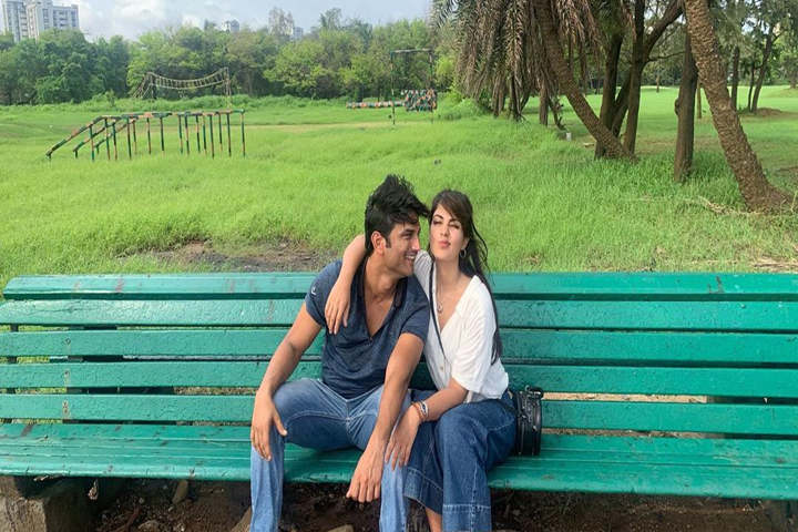 Sushant Singh Rajput, Rhea Chakraborty's unseen photo on later's WhatsApp display