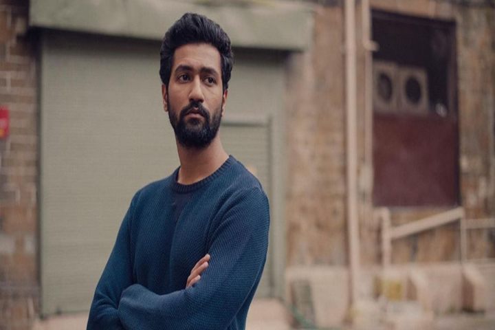 Vicky Kaushal prays for peace as B'wood mourns loss of another star