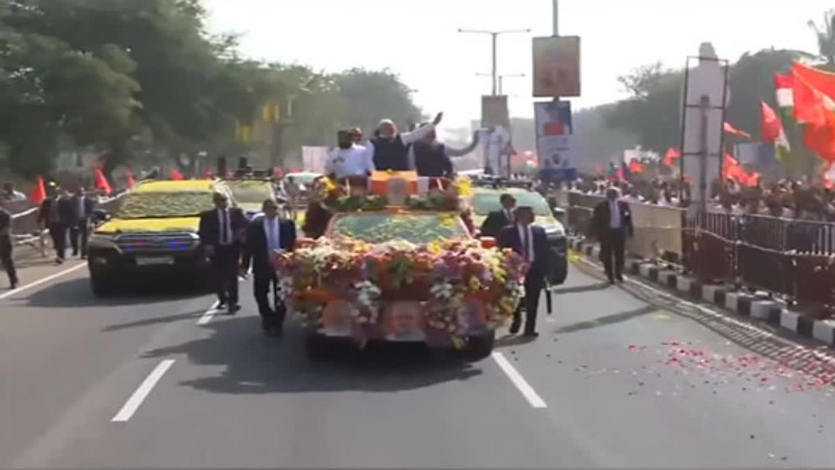 Prime Minister Narendra Modi on Friday reached Nashik and hold a mega roadshow. He was accompanied by Chief Minister Eknath Shinde and Deputy CMs Devendra Fadnavis and Ajit Pawar, and state BJP chief Chandrashekhar Bawankule. He also visited  Kalaram Temple and performed darshan. Later in the day, he will inaugurate the Atal Setu in Mumbai.