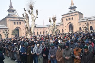 'Istisqa' prayers held at Srinagar Jamia Masjid to pray for end to prolonged dry spell