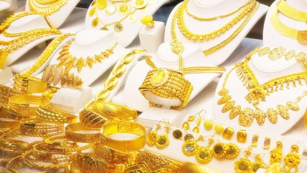 Driver Absconded with 6 Crore Gold in Chillakallu