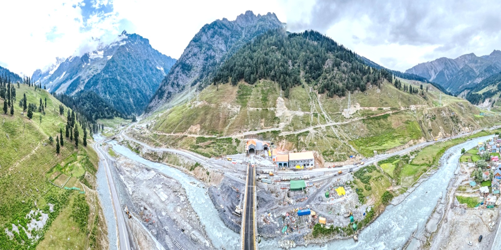 A panoramic view of the terrain wrapping Z-Morh tunnel