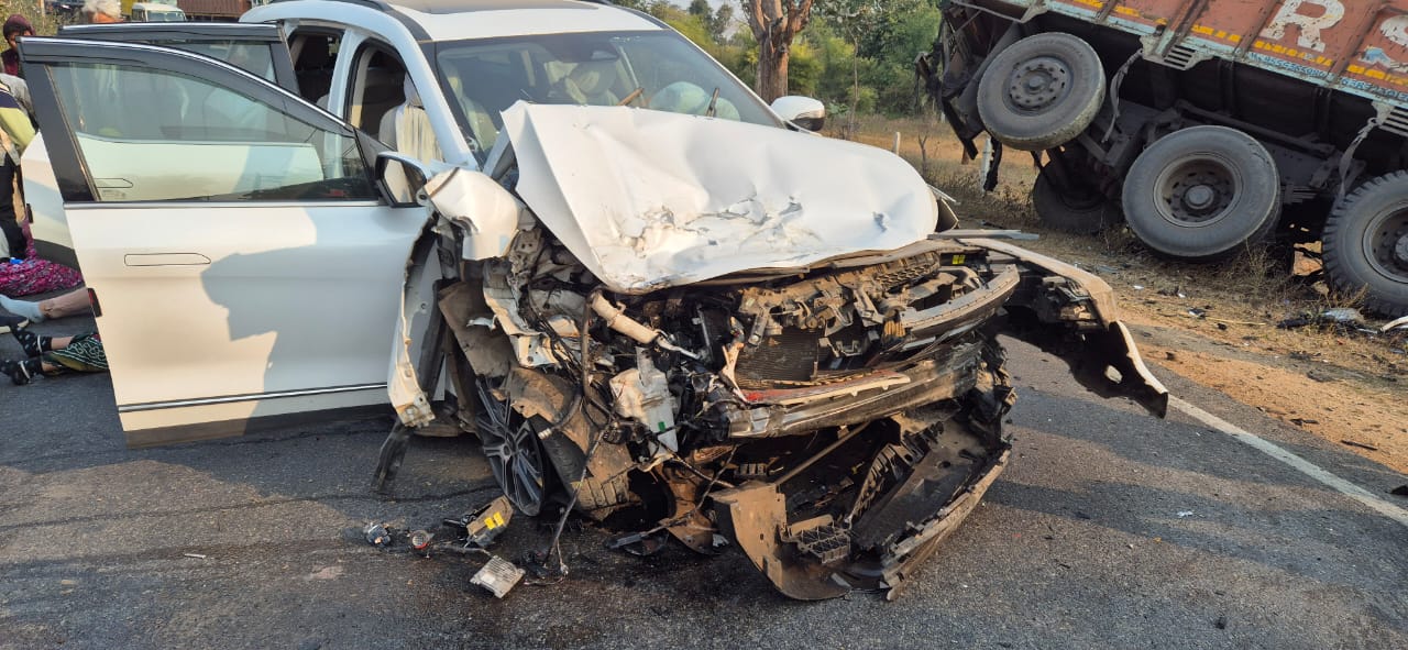 Indra Sao car collided with truck