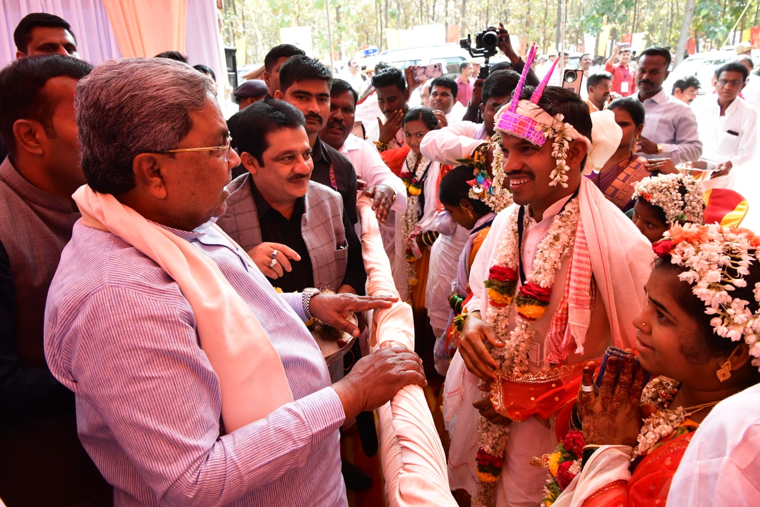 ಸಾಮೂಹಿಕ ವಿವಾಹ ಕಾರ್ಯಕ್ರಮ