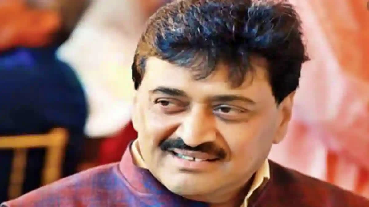 Former Maharashtra CM Ashok Chavan Resigns From Congress; Says No ...