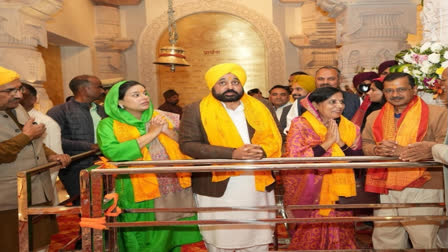 Delhi Chief Minister Arvind Kejriwal and his Punjab counterpart Bhagwant Mann along with their families offered prayer at the Ram Temple here on Monday.