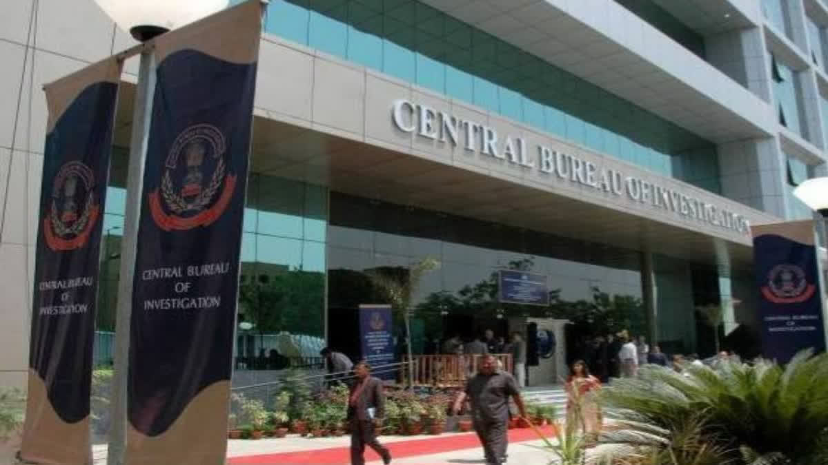 The Central Bureau of Investigation (CBI) has arrested six officials of the Delhi Transport Department on charges of corruption and bribery.