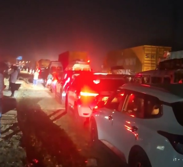 Rewa Satna Prayagraj Highway Jam