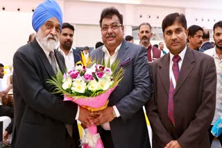 Minister M B Patil with Montek Singh Ahluwalia