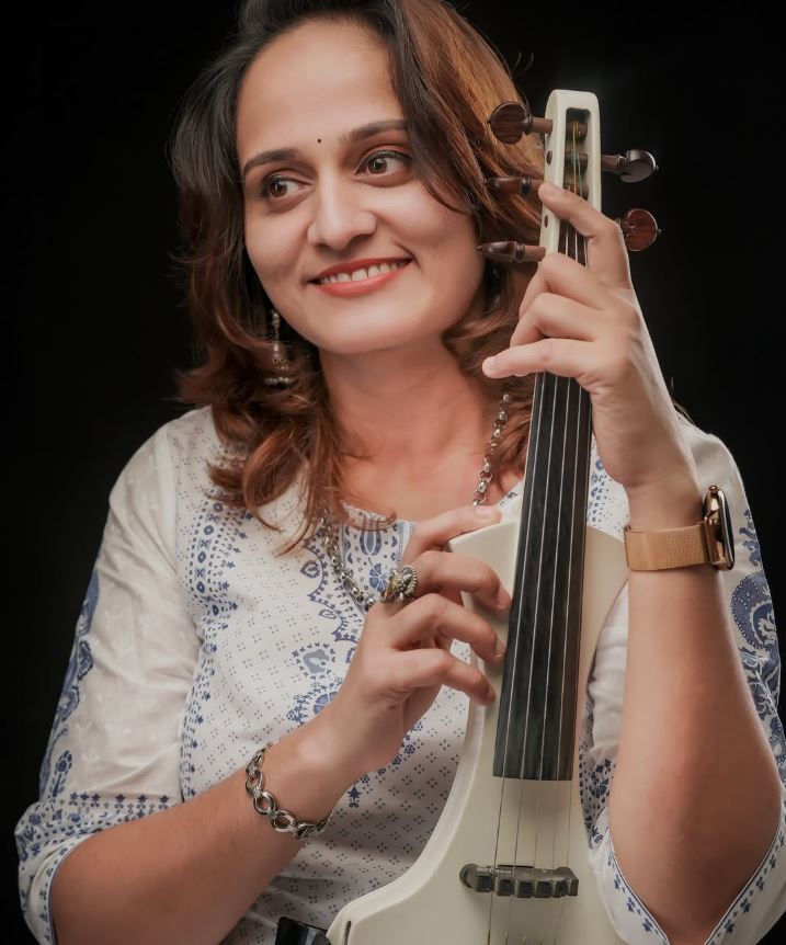 ROOPA REVATHI  രൂപ രേവതി  വയലിനിസ്‌റ്റ് കലാകാരി രൂപ രേവതി  VIOLINIST ROOPA REVATHI