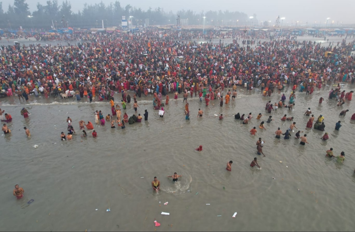 Maghi Purnima holy dip in Gangasagar