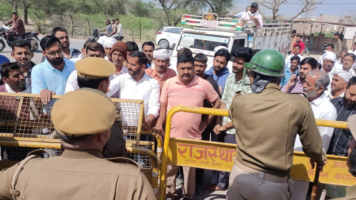 Protest with dead body in Anupgarh