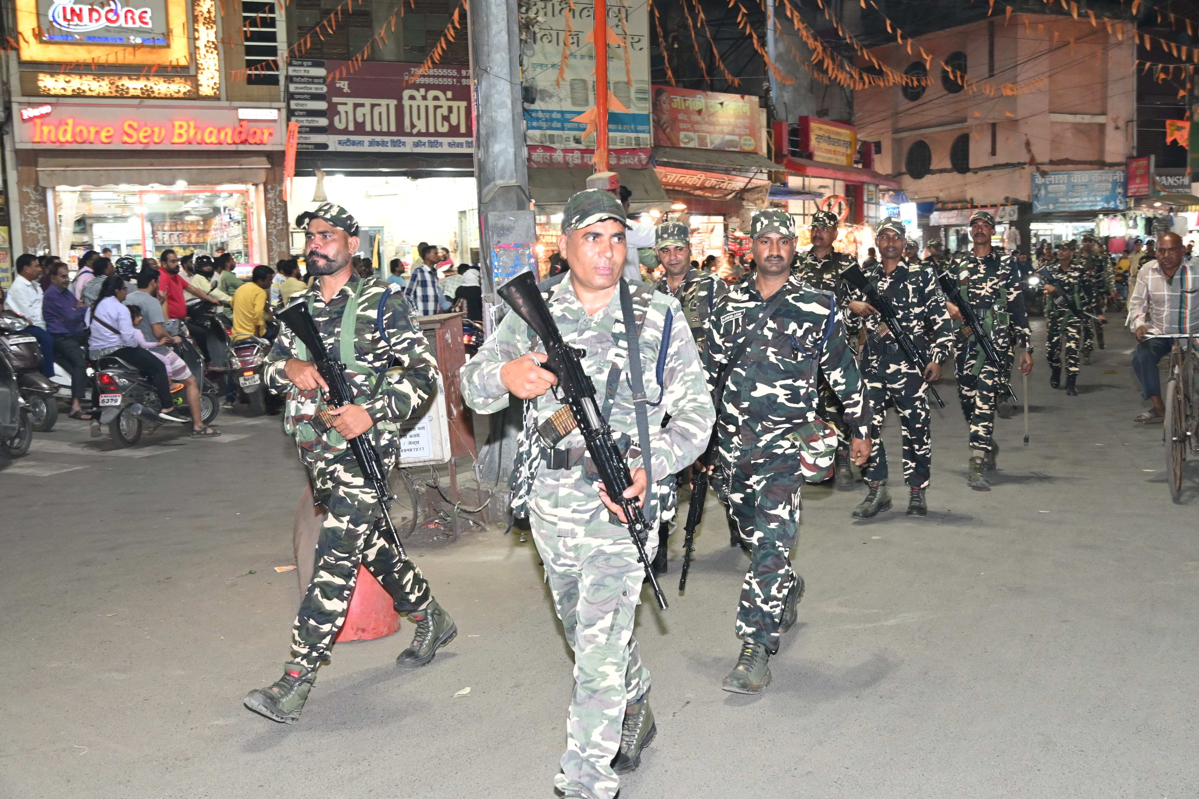 jabalpur police took out flag march as CAA is implemented