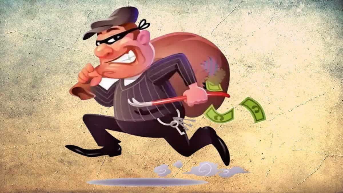 'Good Samaritan' Becomes Scammer, Retired Teacher Duped On Pretext Of ...
