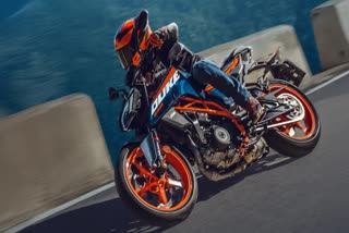 2025 KTM 390 Duke