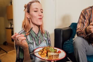 REASON FOR HUNGRY AFTER EATING  WHY DO I GET HUNGRIER AFTER EATING  FEEL HUNGRY AFTER EATING FOOD  REASON FOR HUNGRY AFTER EATIN