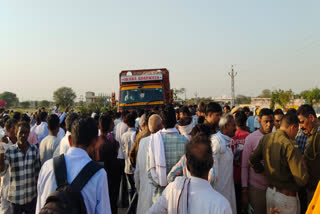 Highway blocked in protest against the death of a student in Dausa district