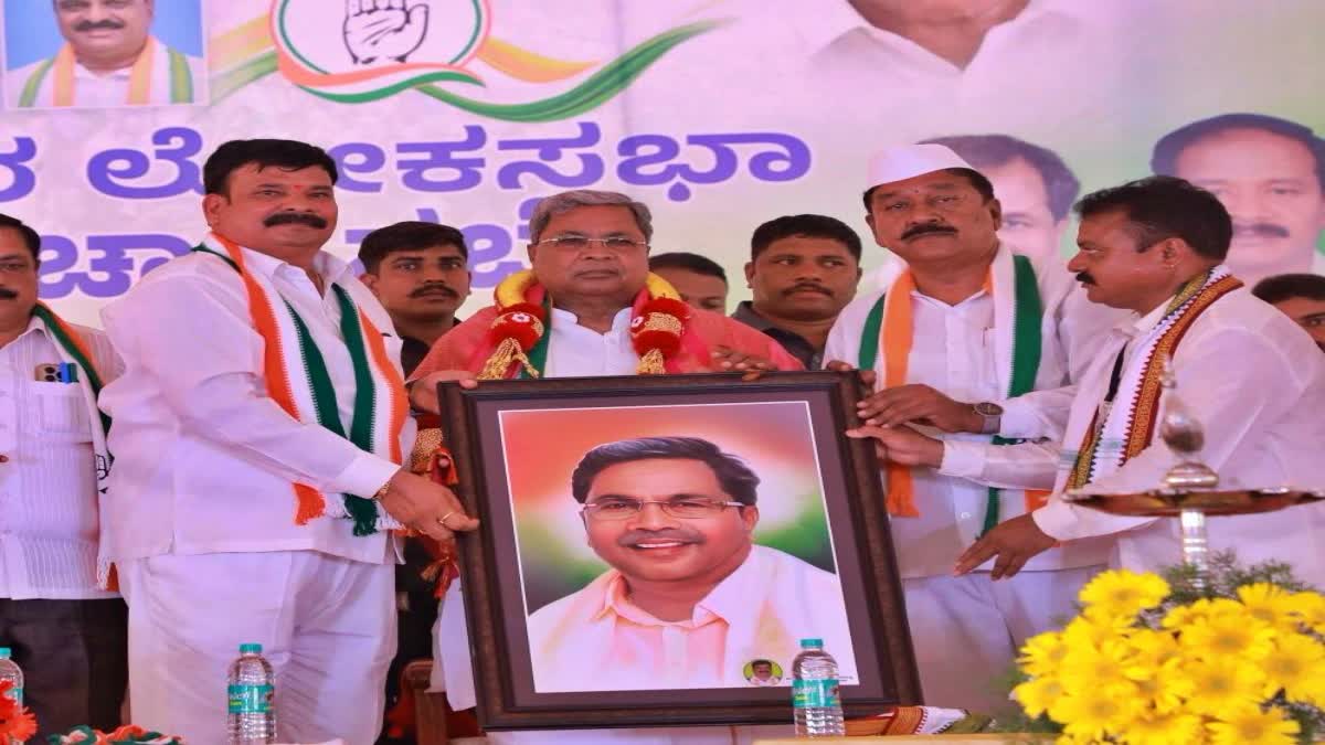 Workers gave presentation to CM Siddaramaiah.