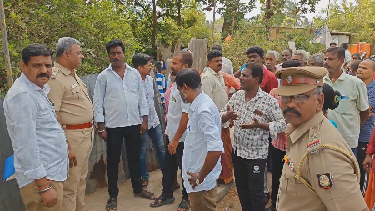 திருவள்ளூர் மாவட்டம் பாலவேடு கிராம மக்கள் நாடாளுமன்றத் தேர்தலை புறக்கணிக்கப் போவதாக அறிவிப்பு