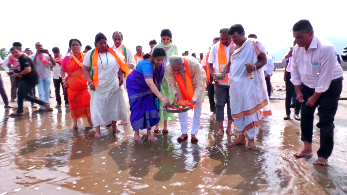 ವಿಶ್ವೇಶ್ವರ ಹೆಗಡೆ ಕಾಗೇರಿ ಸಮುದ್ರ ಪೂಜೆ