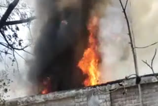 Massive fire breaks out in fiber company on Delhi Jaipur Highway at shahjahanpur in alwar