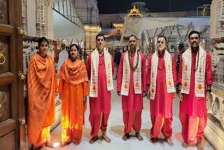The BJP government has announced a new dress code for the police on duty at Kashi Vishwanath temple in Varanasi of Uttar Pradesh. It is decided that henceforth they will perform duties in traditional attire instead of khaki. Varanasi Police Commissioner Mohit Aggarwal issued orders in that regard.