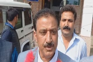 dilip-kumar-filed-nomination-papers-for-anantnag-rajouri-seat-as-an-independent-candidate