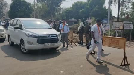 Telangana Minister Seethakka Goes to Bijapur for Campaigning Despite Being Stopped by Police