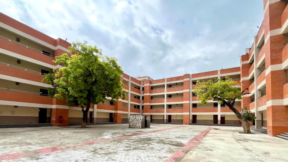 ரூ.3 கோடியில் கட்டப்பட்ட அதிநவீன கட்டடம்