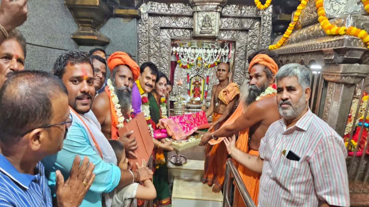 DEVOTEE DONATES SAREE WORTH RS 4.5 LAKH TO RENUKA YALLAMMA DEVI TEMPLE