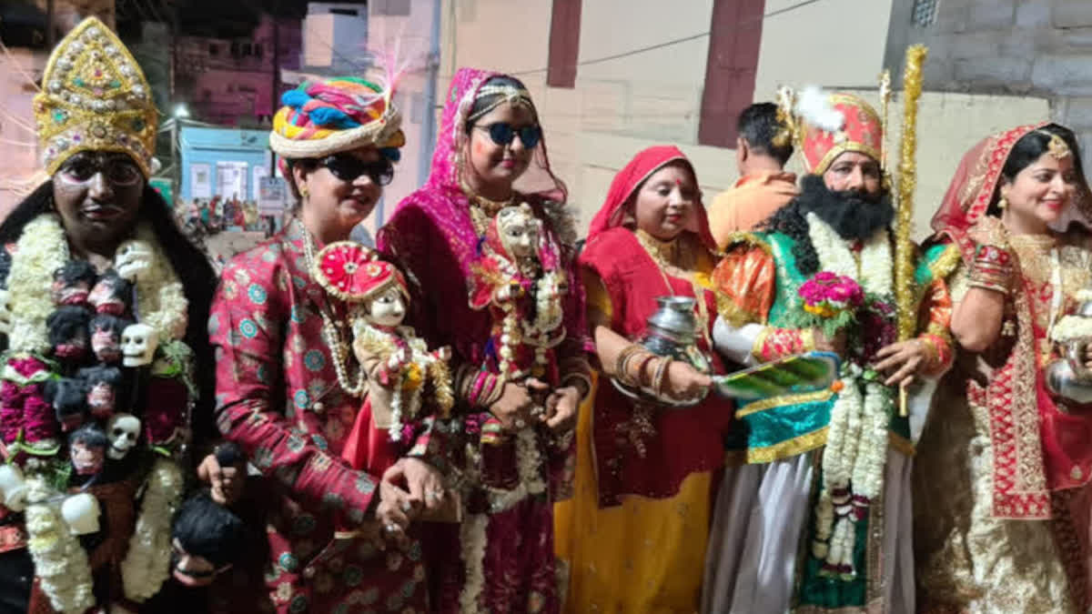 Women in Dhinga Gawar fair