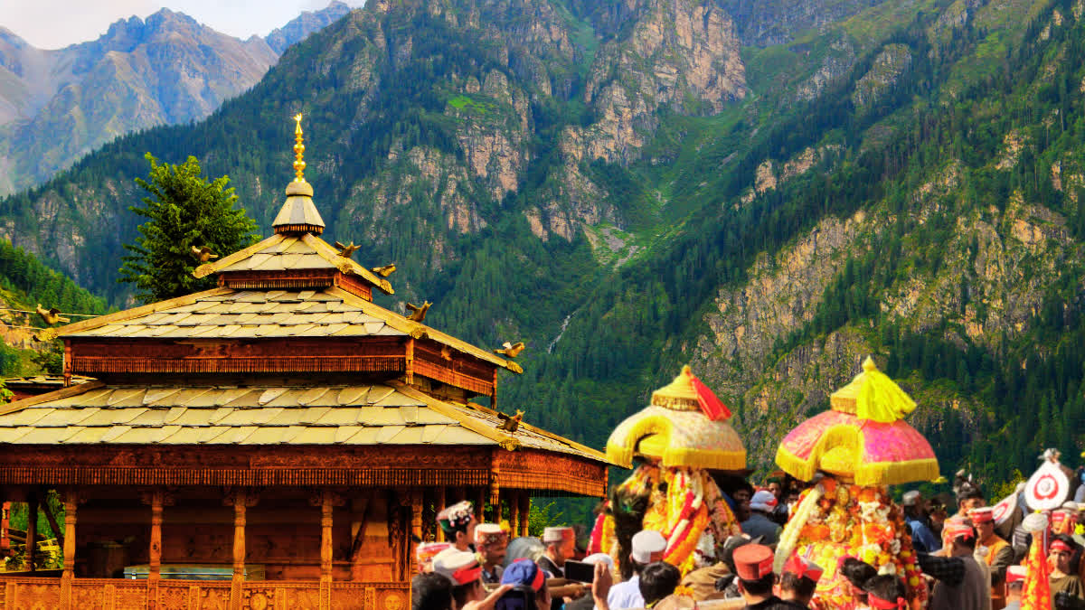 कुल्लू में लगती है देवी-देवताओं की अदालत