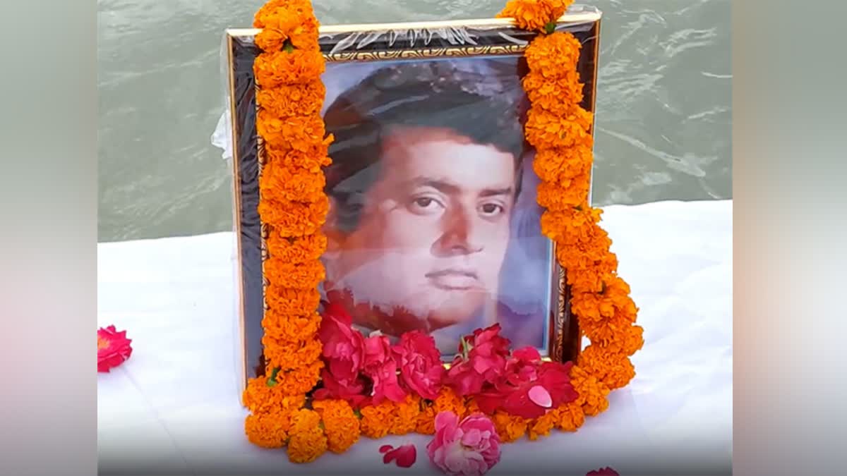 Manoj Kumar's ashes immersed in Ganga
