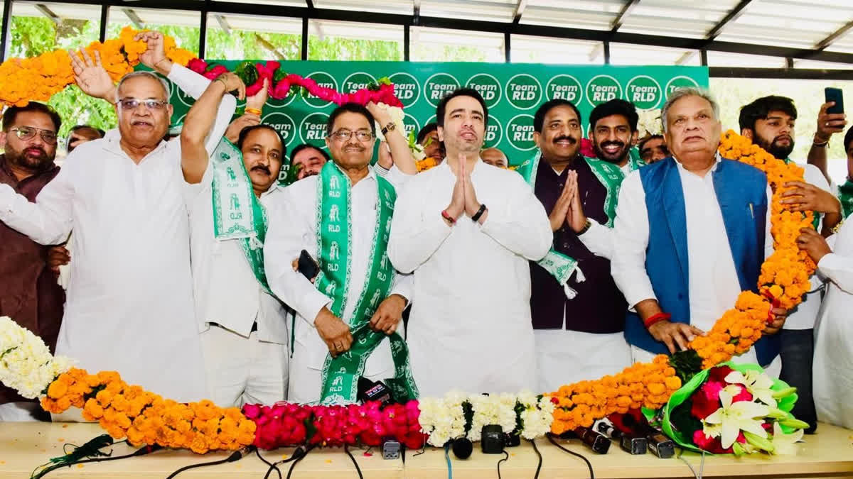 Joginder Singh Awana with Lokdal leaders