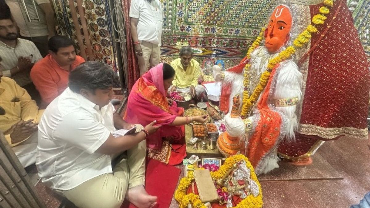 राजे और दुष्यंत सिंह ने की पूजा