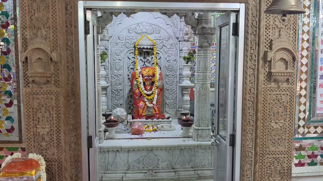 'गजेटेड हनुमान' का मंदिर