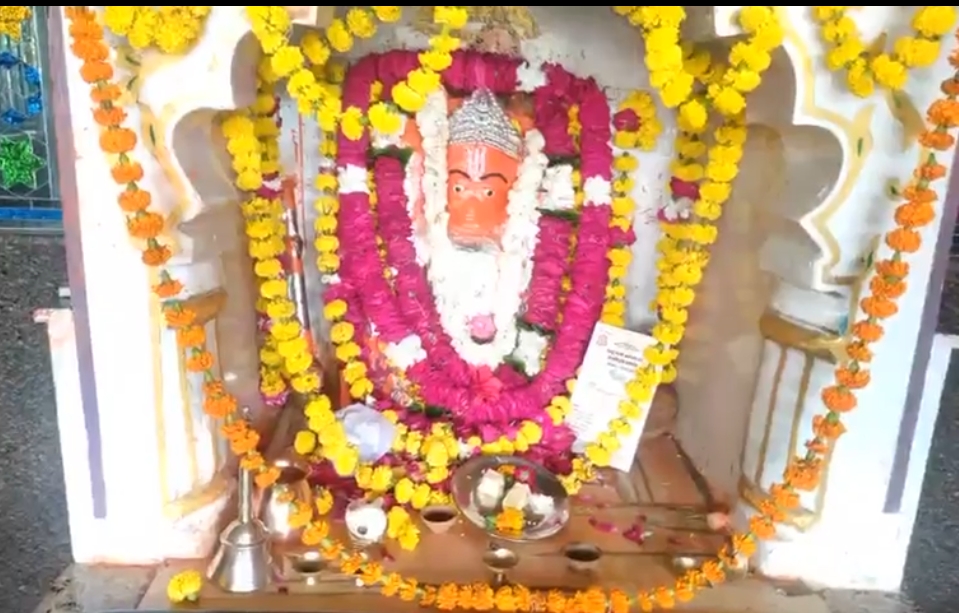 Chakradhari Hanuman statue