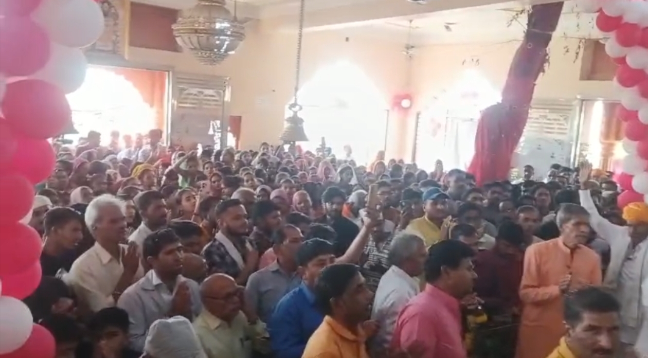 Devotees reached Siddhveer Hanuman Temple