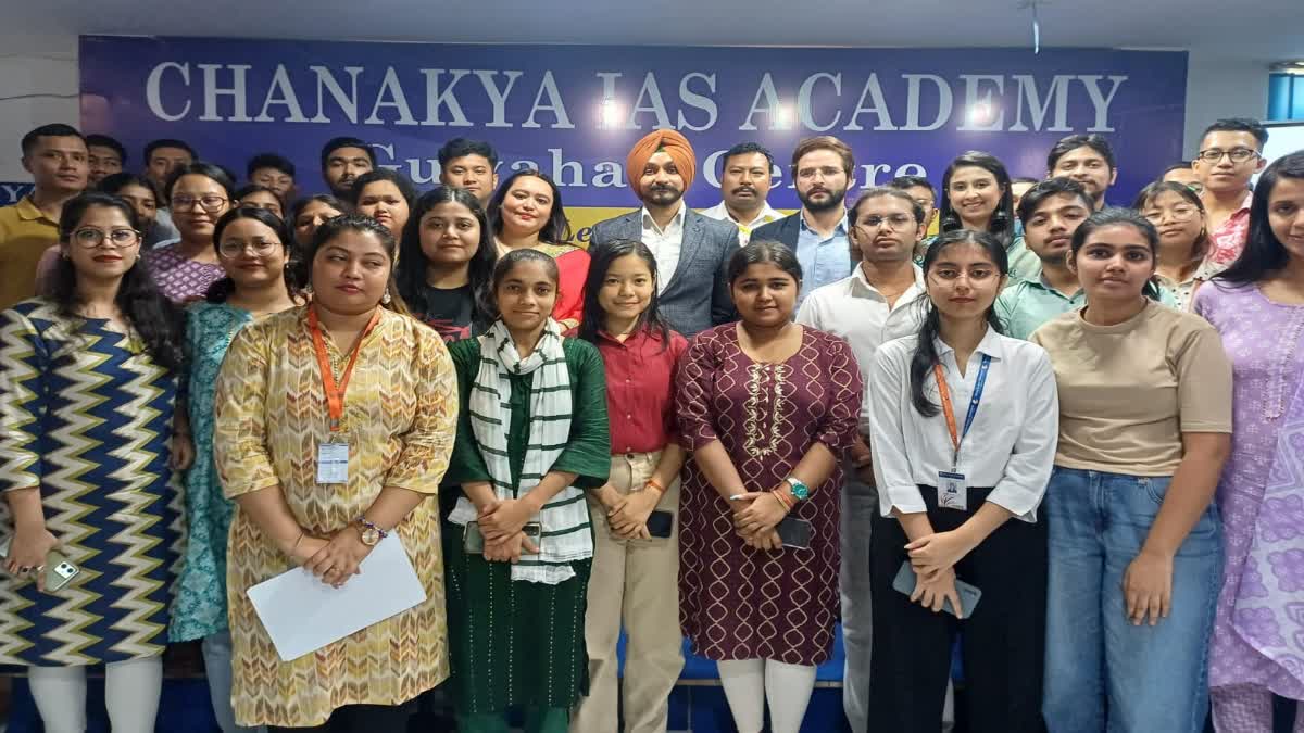 major abhinandan singh attends a workshop on UPSC APSC preparation at Chanakya Academy in Guwahati