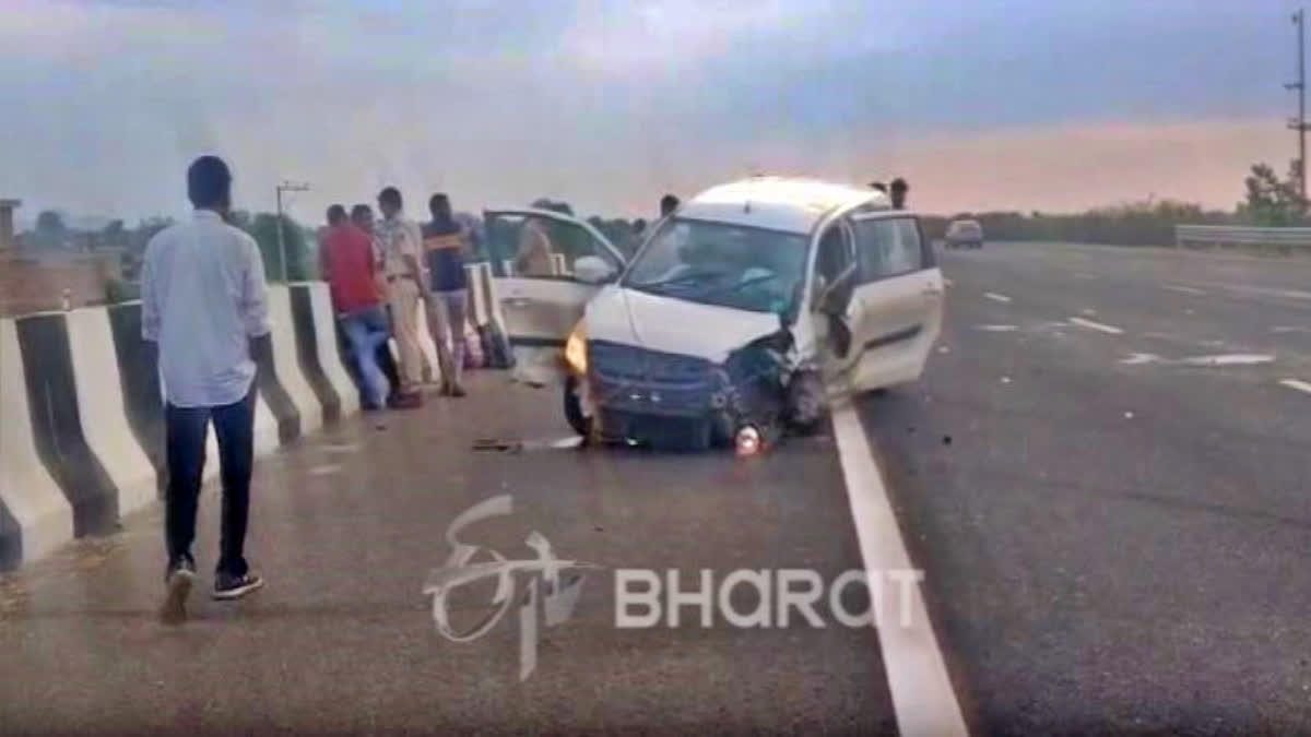 A couple and their young son died, while five other family members were injured, in a freak accident on the Delhi-Mumbai Expressway passing through the Dausa district in Rajasthan early Sunday morning.