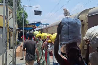 Water Problem In Pakur Railway Station